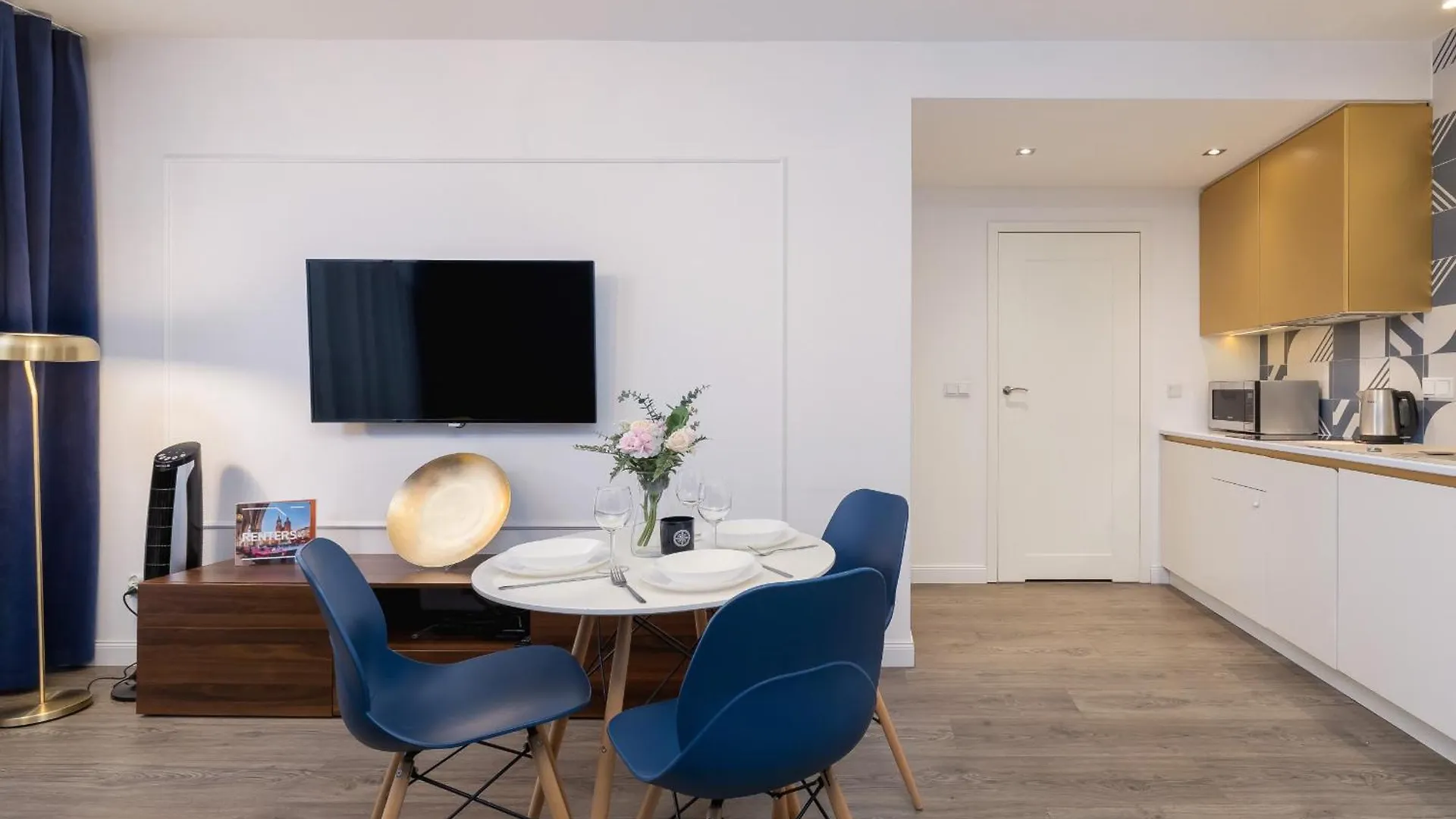 Blue And Green Apartment With Bright Pink Bedroom In Krakow By Noclegi Renters 0*,  Poland
