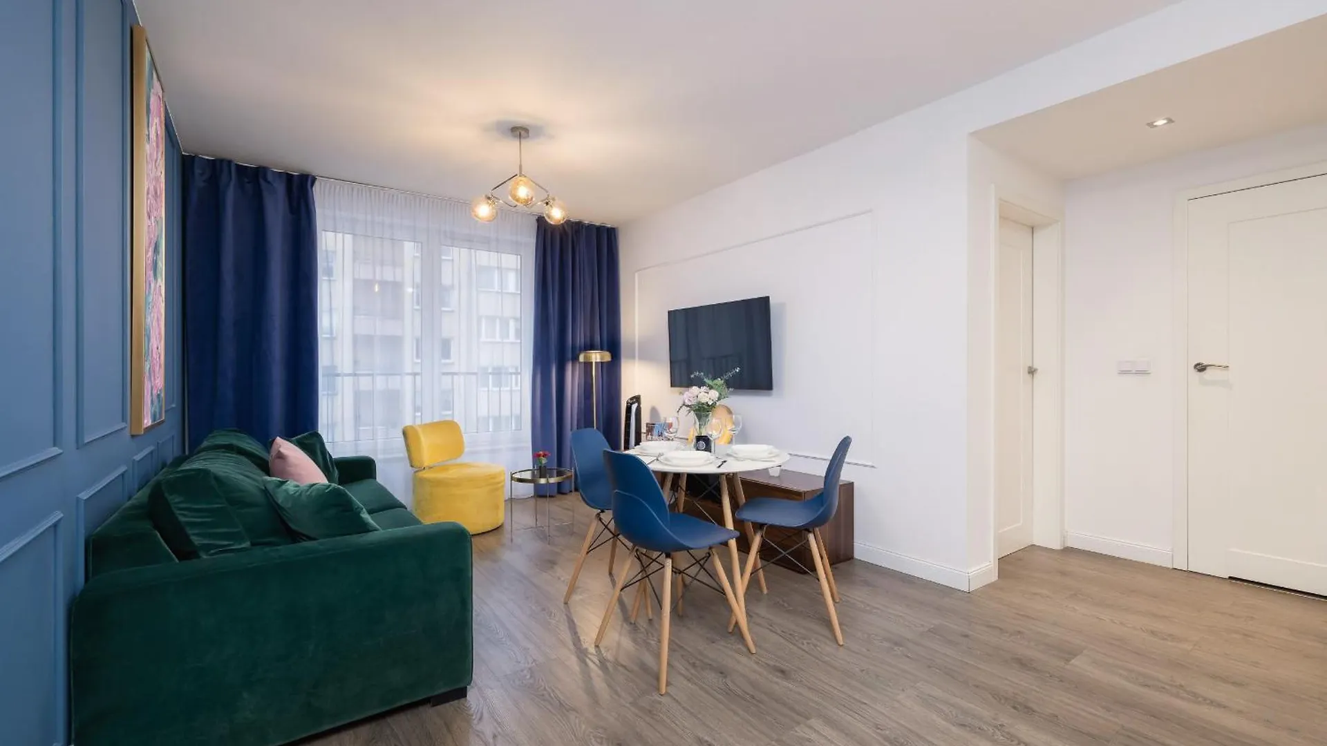 Blue And Green Apartment With Bright Pink Bedroom In Krakow By Noclegi Renters 0*,  Poland