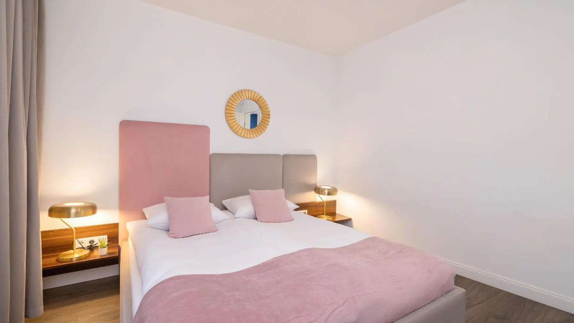 Blue And Green Apartment With Bright Pink Bedroom In Krakow By Noclegi Renters Poland
